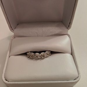 Size 6 halo eternity